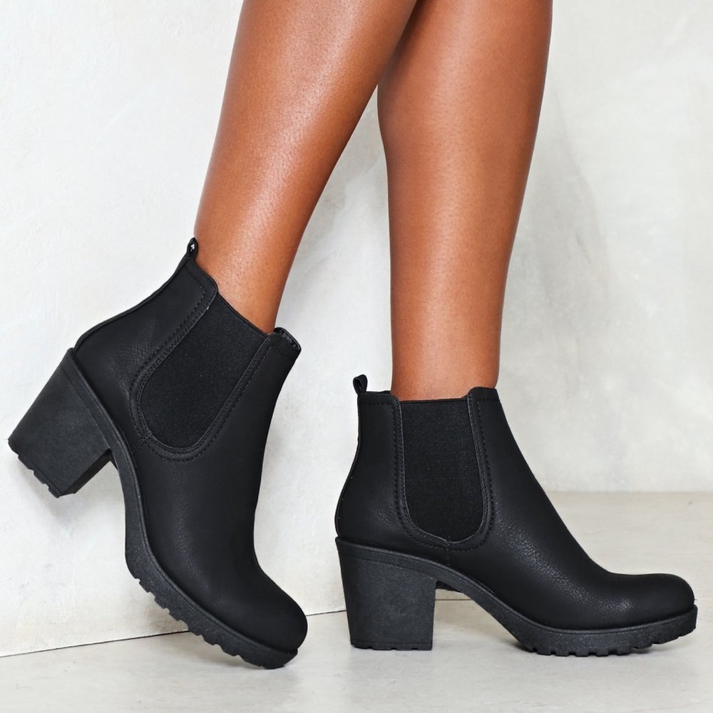 Nasty Gal Chelsea Boots - Picture 1 of 5